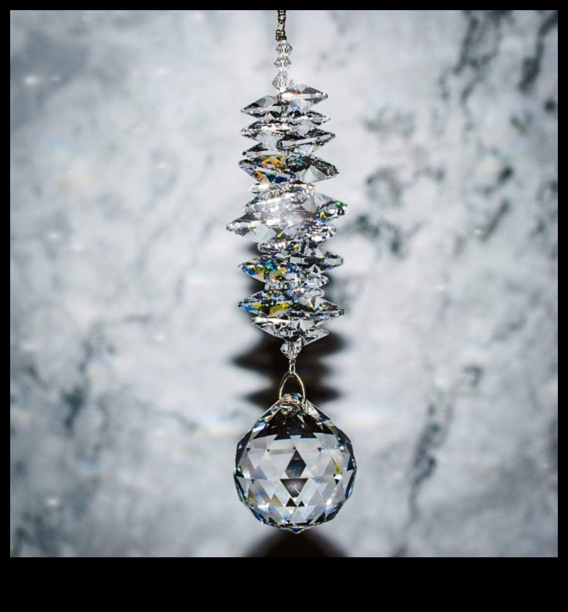 מפל קריסטל: מעטר את אצבעותיך במפל של גבישים