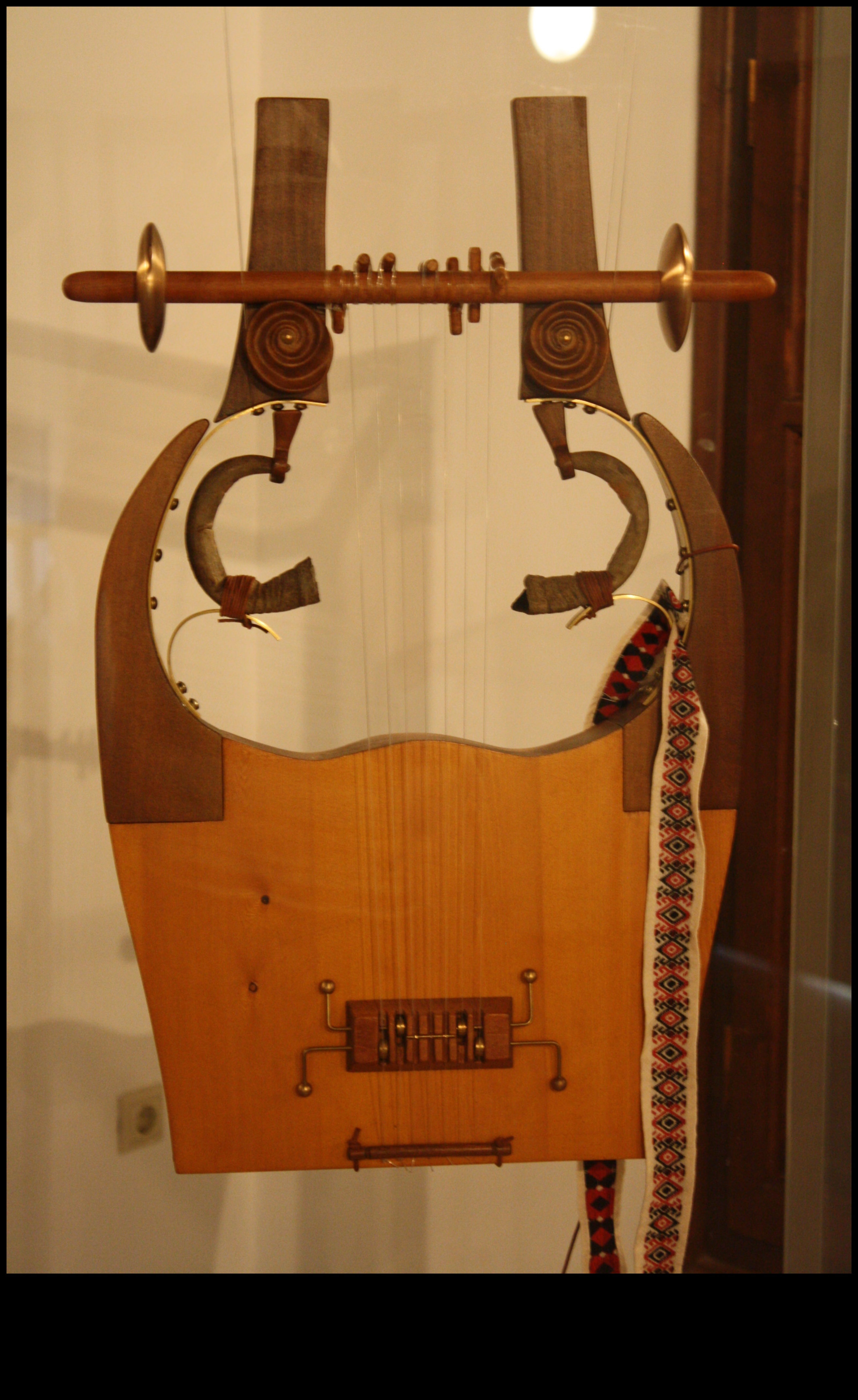 מזמורים הלניים: כלי נגינה ביוון העתיקה