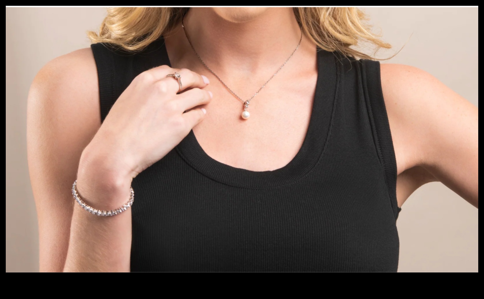 אלגנטיות נצחית: יופי נצחי בכל גדיל בקולקציית הצמידים שלנו