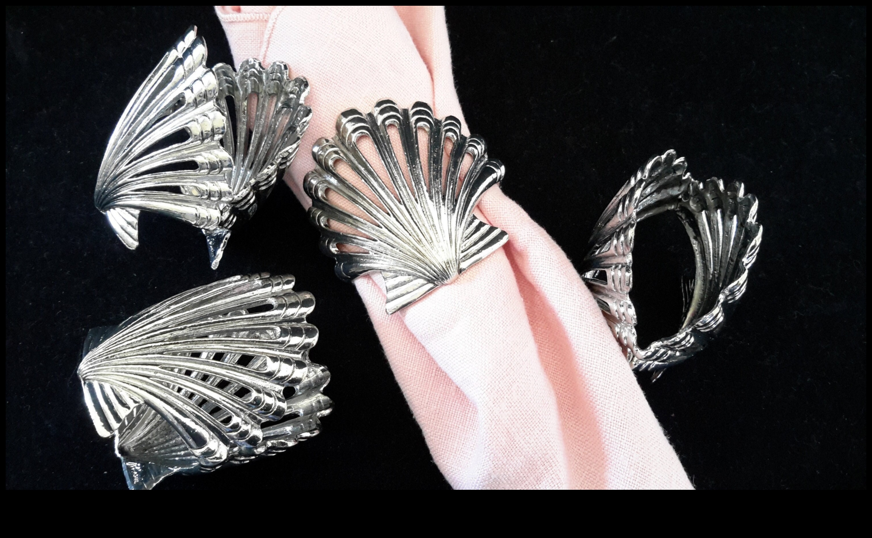 פלאים גחמניים: ללכוד את הקסם בקולרים בהשראת הגחמות שלנו