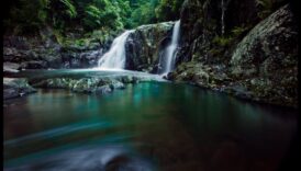 מפל קריסטל: מעטר את אצבעותיך במפל של גבישים