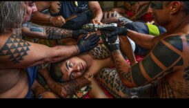 סימנים קדושים: דברי הימים שנוצרו באמנות גוף סמלית