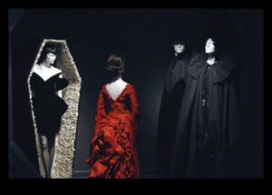 צללים מיסטיים: חושפים את סודות הגלאם הגותי