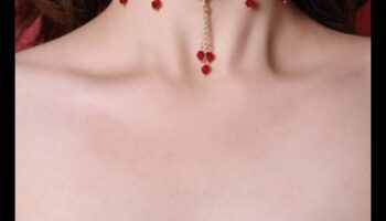 קטיפה קורנת: עטפו את צווארכם בצ'וקרס קטיפה יוקרתי